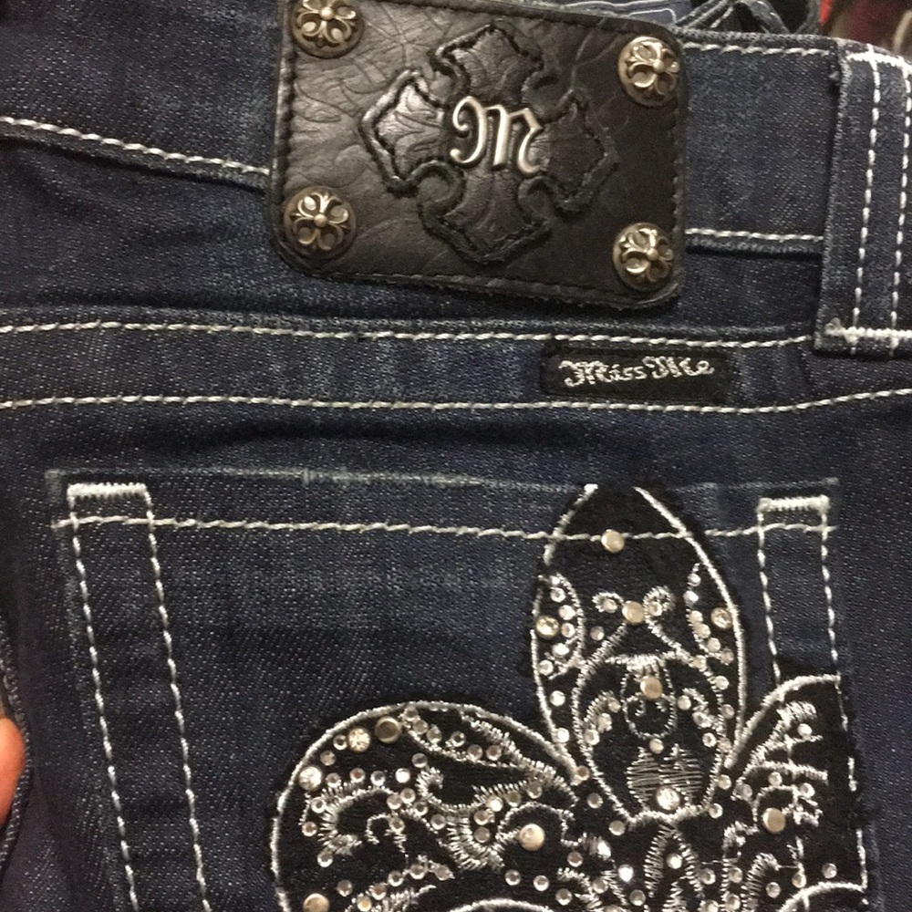 Jeans - Picture 2 of 3